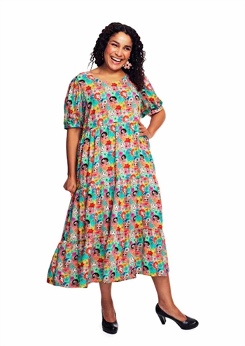 <h2>Multifarvet retro kjole med løs pasform, sidelommer og grafisk retro print fra Cissi och Selma</h2>